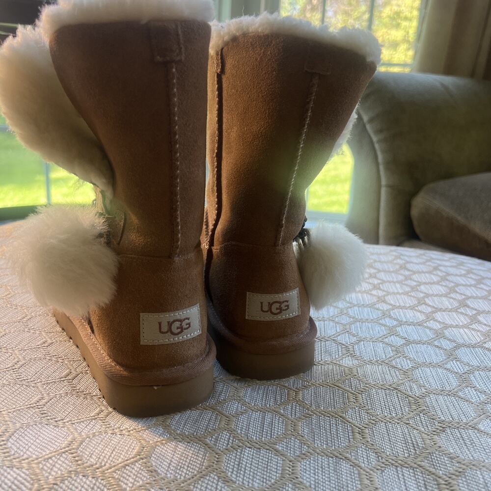 UGG Classic Short Charm Women’s Suede Shearling Pull-On Mid-Calf Boots US 7 - Picture 3 of 10